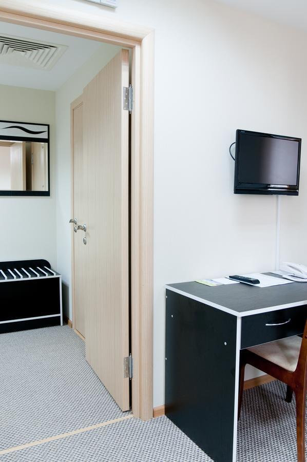 Avenue Hotel Zaslawye Zewnętrze zdjęcie